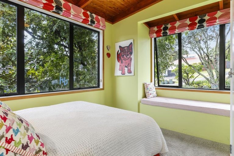 Photo of property in 1 Park Rise, Campbells Bay, Auckland, 0630