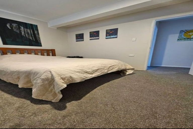 Photo of property in 54 Kemp Road, Massey, Auckland, 0614