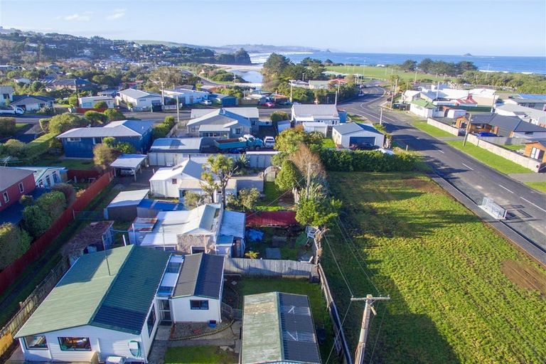 Photo of property in 7 Taylor Street, Brighton, Dunedin, 9035
