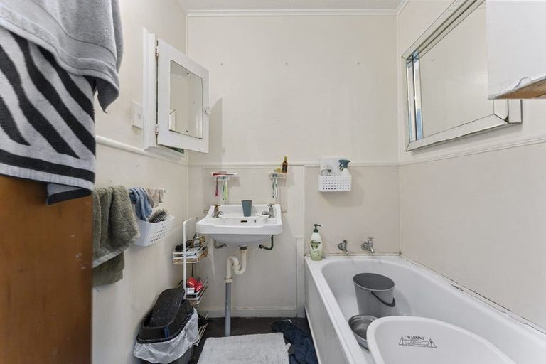 Photo of property in 35 Wickman Way, Mangere East, Auckland, 2024
