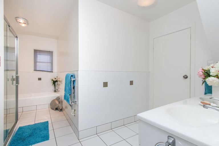 Photo of property in 6 Parker Avenue, New Lynn, Auckland, 0600