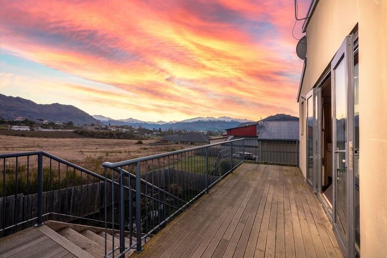 Photo of property in 106a Kings Drive, Wanaka, 9305