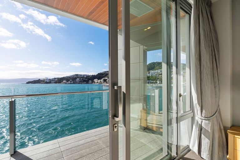 Photo of property in Clyde Quay Wharf, 3b/2 Clyde Quay Wharf, Te Aro, Wellington, 6011
