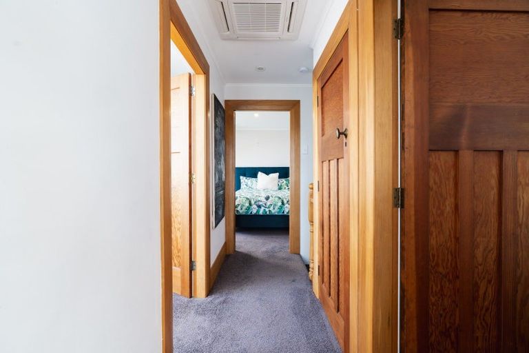 Photo of property in 180 Victoria Road, Saint Clair, Dunedin, 9012