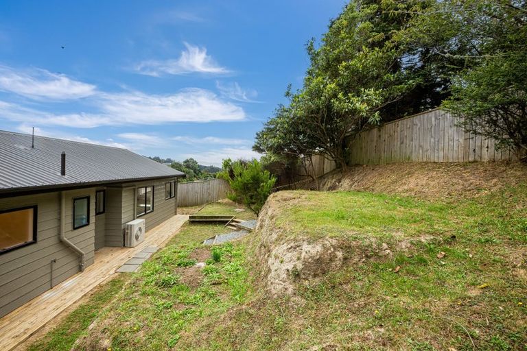 Photo of property in 72 Omapere Street, Whitby, Porirua, 5024