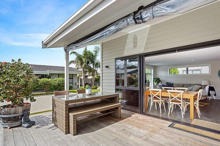 Photo of property in 8 Bosun Place, Te Atatu Peninsula, Auckland, 0610
