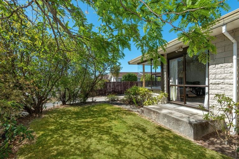 Photo of property in 1/7 Lydbury Place, Parklands, Christchurch, 8083