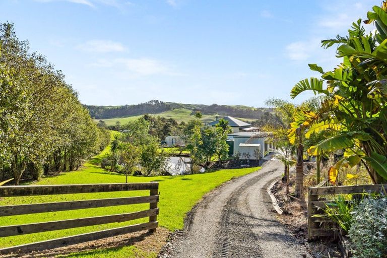 Photo of property in 51 Sterling Road, Paparoa, 0571