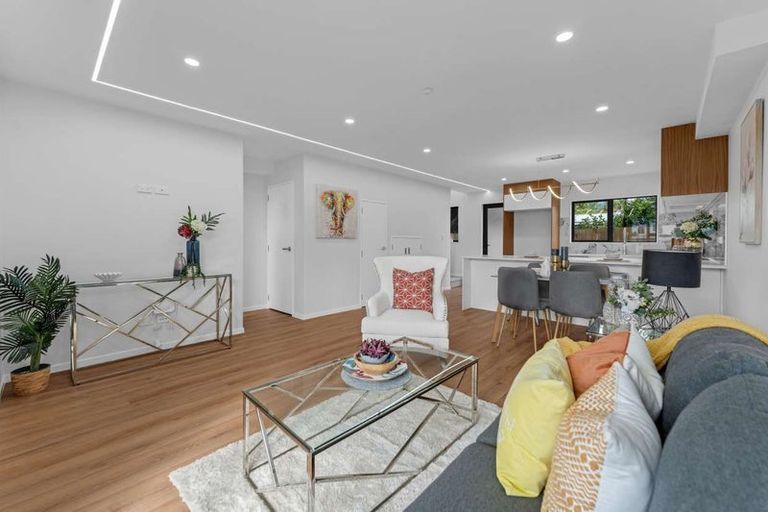 Photo of property in 3/1 Benita Place, Sunnyvale, Auckland, 0612