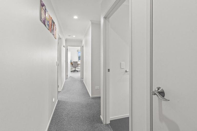 Photo of property in 17 Redwood Crescent, Hurdon, New Plymouth, 4310