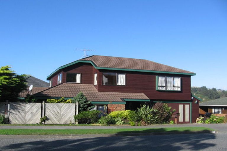 Photo of property in 32 Burbank Crescent, Churton Park, Wellington, 6037