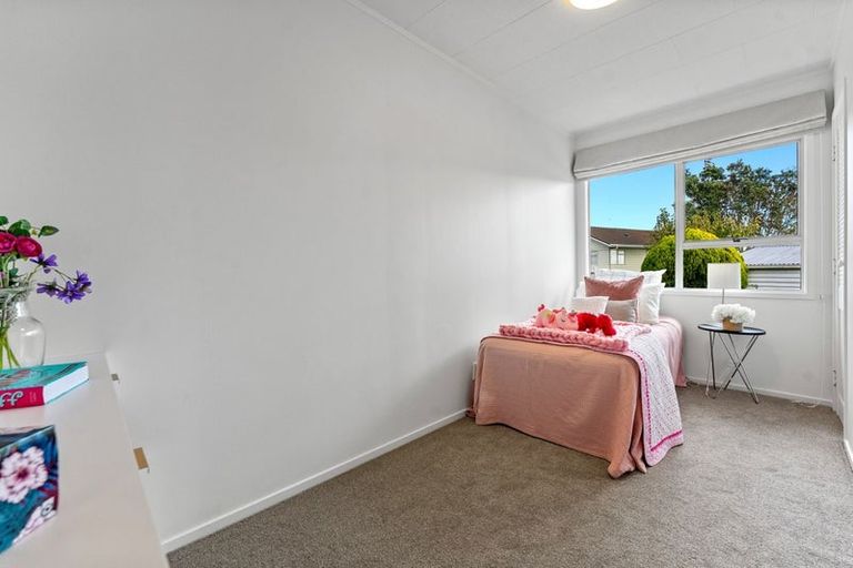 Photo of property in 7 Pureora Place, Clendon Park, Auckland, 2103