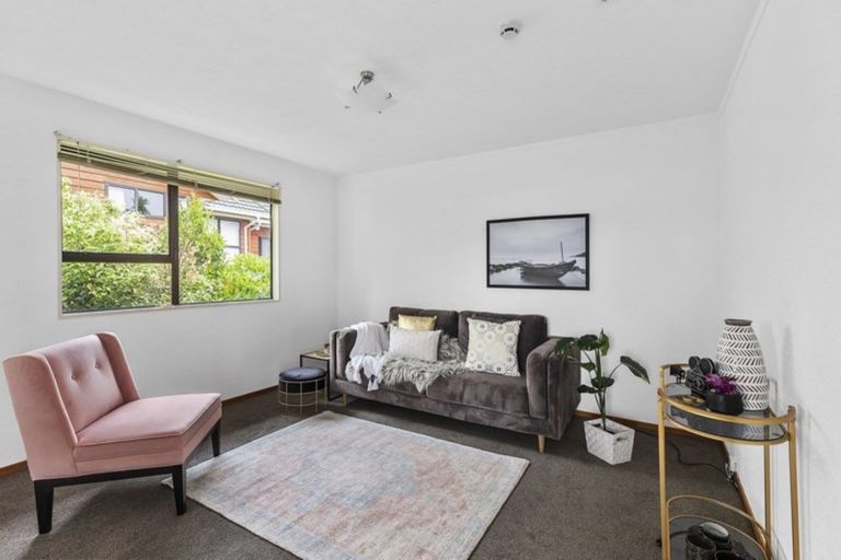 Photo of property in 33 Shackle Lane, Whitby, Porirua, 5024