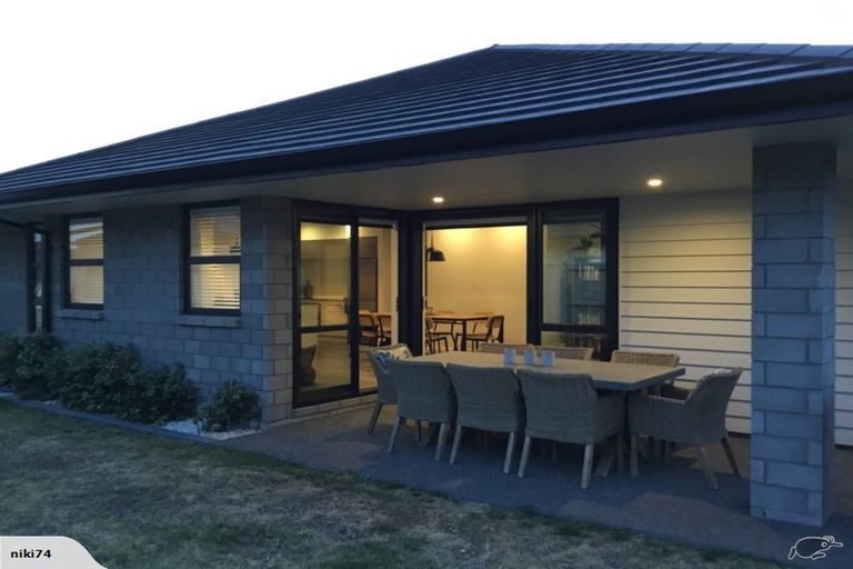 Photo of property in 16 Livingstone Drive, Papamoa Beach, Papamoa, 3118