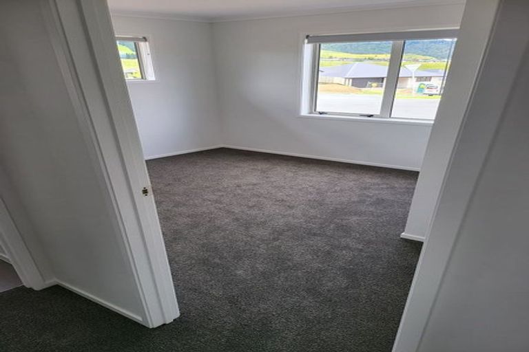 Photo of property in 6 Kohekohe Drive, Owhata, Rotorua, 3010