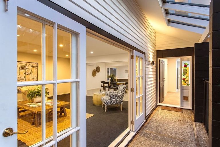 Photo of property in 10 Winslow Street, Burnside, Christchurch, 8053