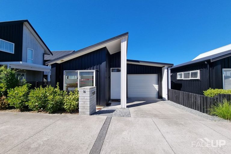 Photo of property in 16 Mapou Road, Hobsonville, Auckland, 0618
