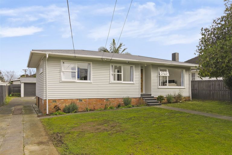 Photo of property in 16 Lyncroft Street, Mangere East, Auckland, 2024
