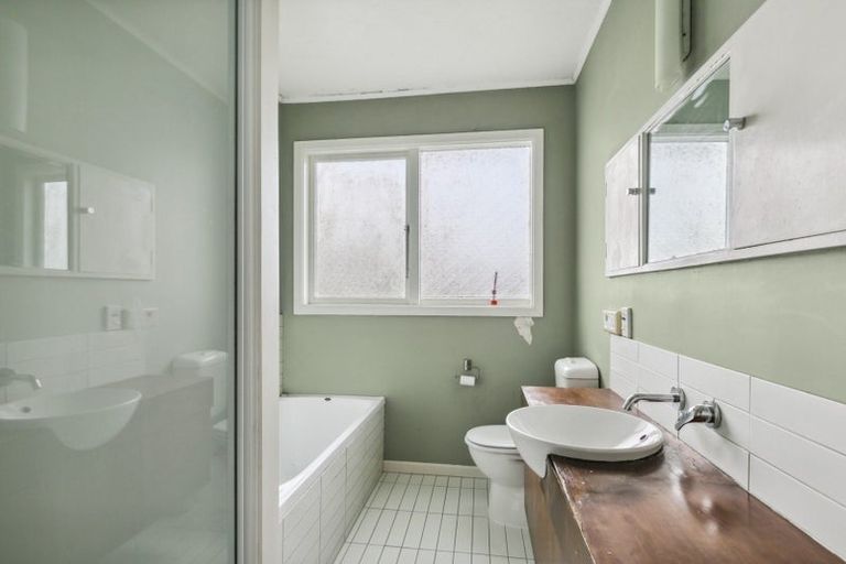 Photo of property in 18 Putnam Street, Northland, Wellington, 6012