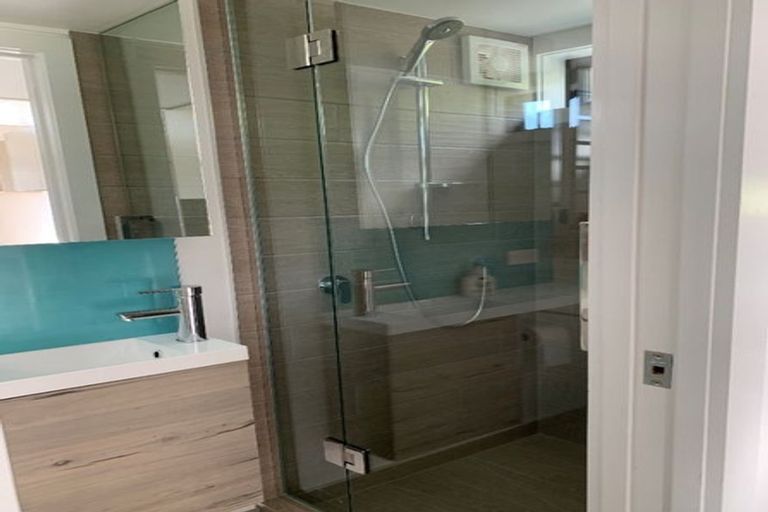 Photo of property in 2 Rimu Road, Stanmore Bay, Whangaparaoa, 0932