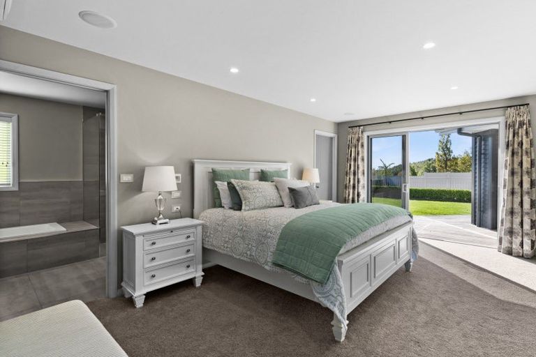 Photo of property in 12 Spur Road, Havelock North, 4130