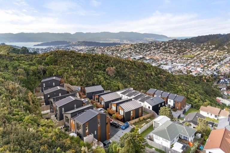 Photo of property in 3 Stockden Place, Karori, Wellington, 6012