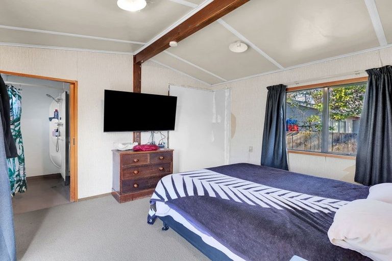 Photo of property in 43 Oakfield Crescent, Pukete, Hamilton, 3200