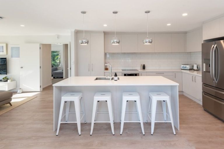 Photo of property in 35 John Brooke Crescent, East Tamaki Heights, Auckland, 2016