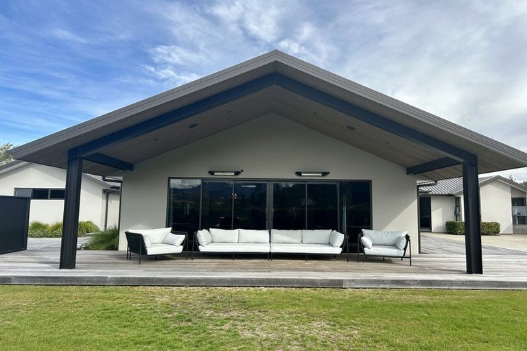 Photo of property in 5 Old Racecourse Road, Albert Town, Wanaka, 9305