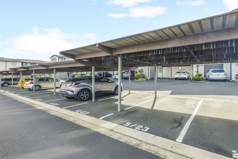 Photo of property in 5/23 Opito Way, East Tamaki, Auckland, 2013
