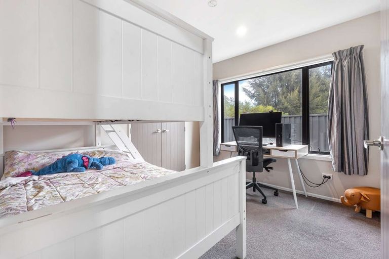 Photo of property in 8 Latham Stubbs Crescent, Waipawa, 4210