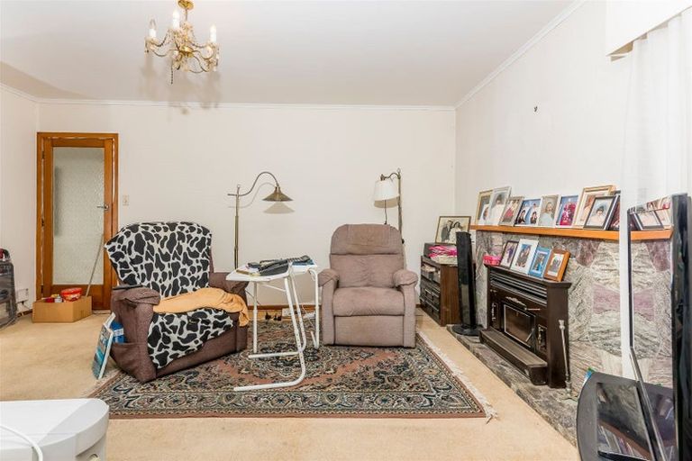 Photo of property in 9 Mcclintock Road, Massey, Auckland, 0614