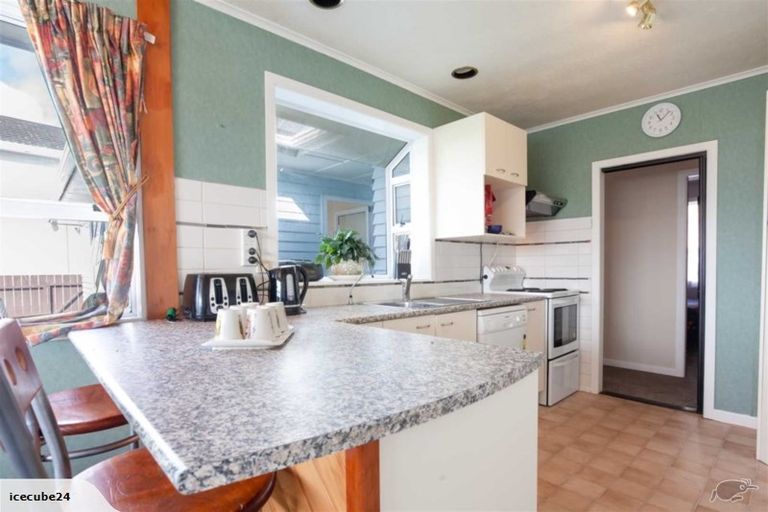 Photo of property in 171 Broderick Road, Johnsonville, Wellington, 6037