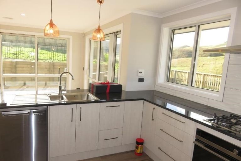 Photo of property in 102 Melksham Drive, Churton Park, Wellington, 6037