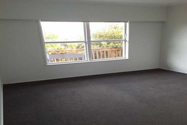 Photo of property in 2 Anne Road, Hillcrest, Auckland, 0627