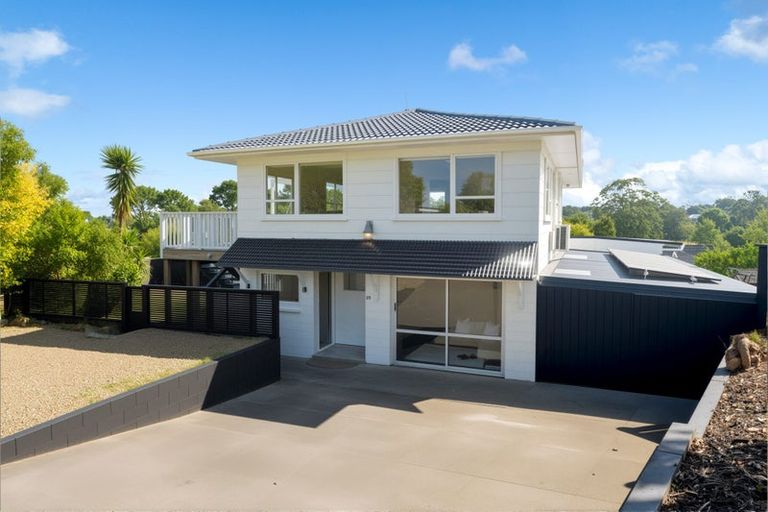 Photo of property in 34 Cyclarama Crescent, Massey, Auckland, 0614