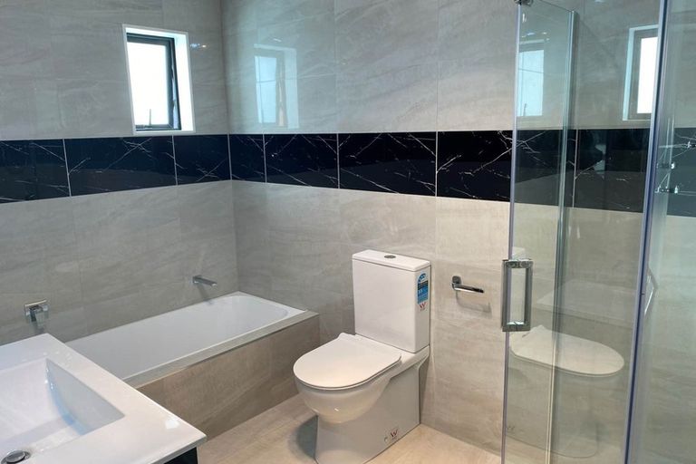 Photo of property in 79a Russell Road, Manurewa, Auckland, 2102