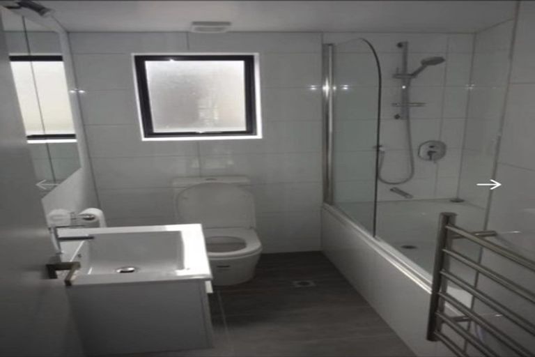 Photo of property in 2/10 Silver Moon Road, Albany Heights, Auckland, 0632