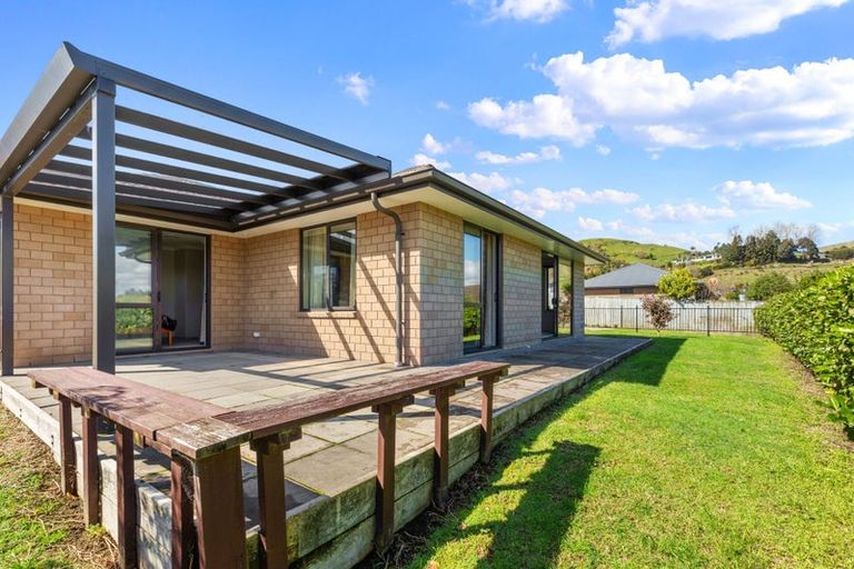 Photo of property in 8 Ballintoy Park Drive, Welcome Bay, Tauranga, 3175