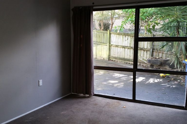 Photo of property in 57 Holmes Drive South, Massey, Auckland, 0614