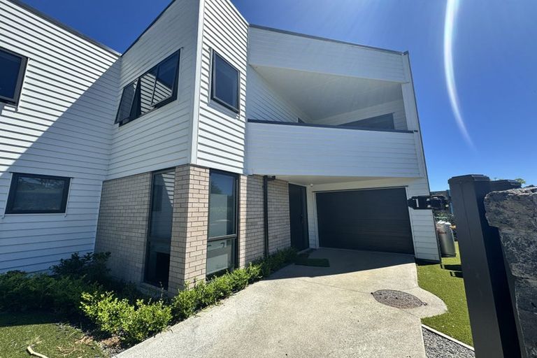 Photo of property in 1/23 Penruddocke Road, Half Moon Bay, Auckland, 2012