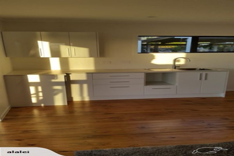 Photo of property in 39 Dakota Avenue, Beach Haven, Auckland, 0626