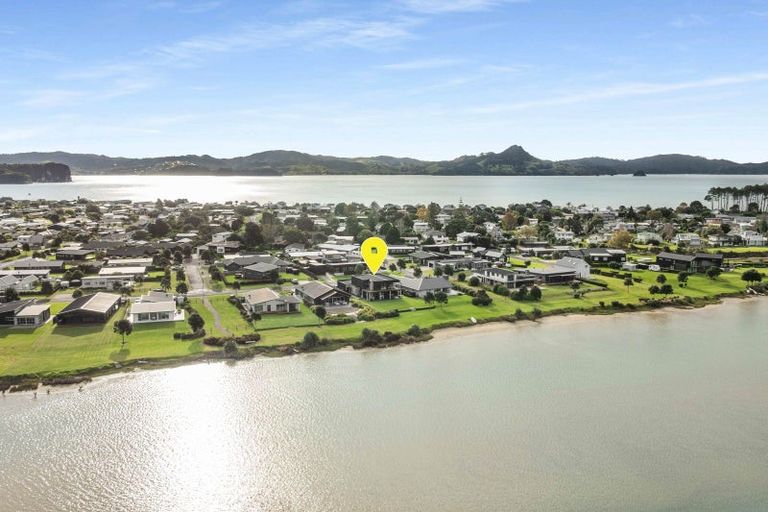 Photo of property in 18 Admiral Drive, Cooks Beach, Whitianga, 3591