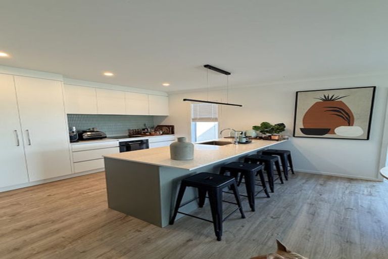 Photo of property in 92 Pallida Crescent, Papamoa Beach, Papamoa, 3118