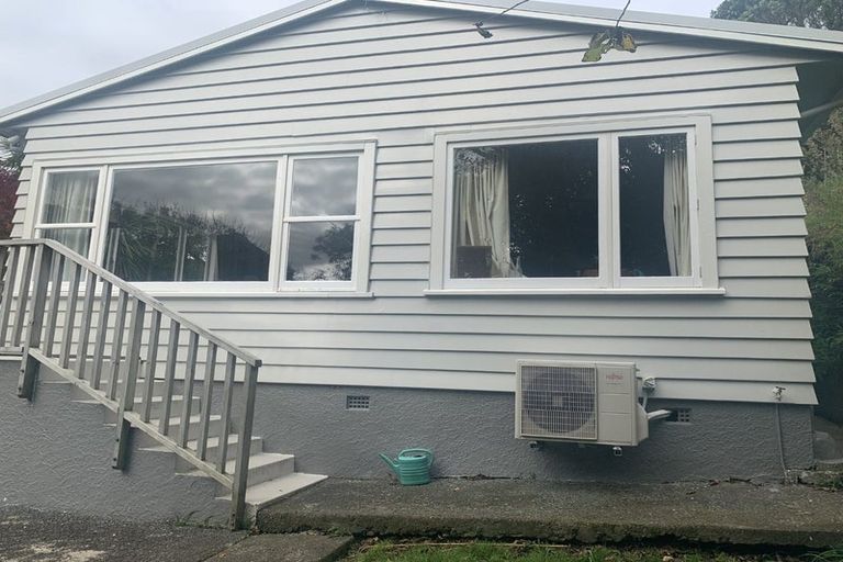 Photo of property in 17 Randwick Road, Northland, Wellington, 6012