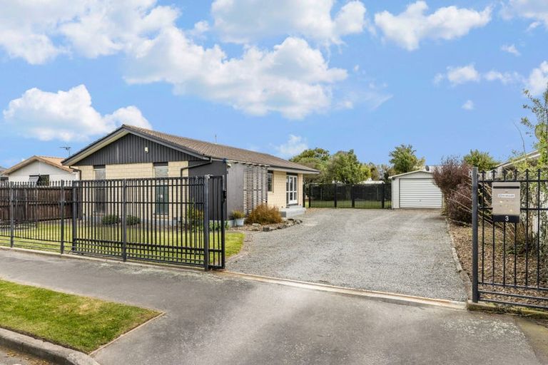 Photo of property in 3 Eglinton Street, Avondale, Christchurch, 8061