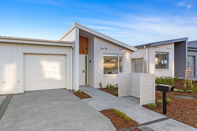 Photo of property in 6d Te Awapu Crescent, Takanini, 2112