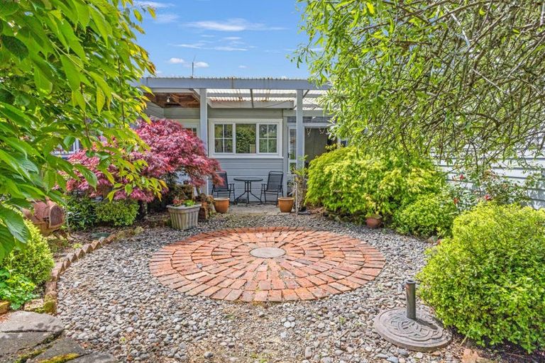 Photo of property in 21 Portia Street, Stratford, 4332