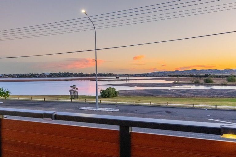 Photo of property in 62 Meeanee Quay, Westshore, Napier, 4110