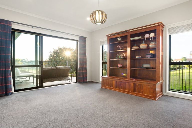 Photo of property in 22 Pointon Glade, Grandview Heights, Hamilton, 3200